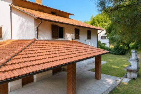 Casa singola in posizione panoramica con ampio giardino