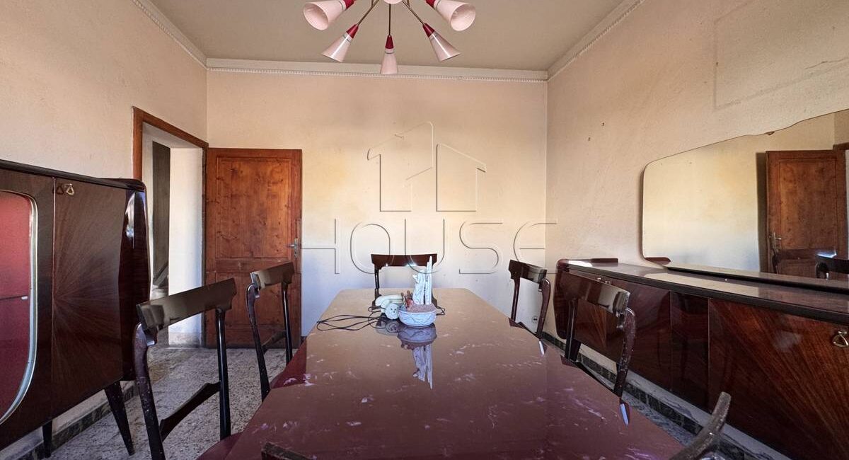 Casa singola con ampio terreno esclusivo