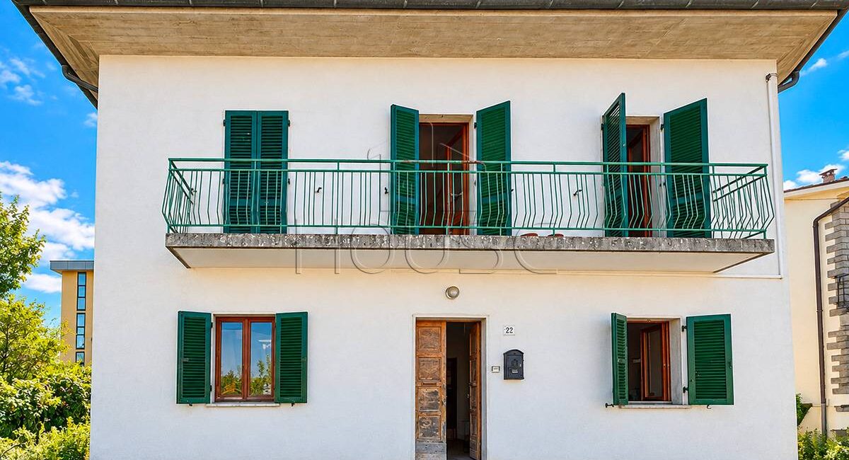Casa singola con ampio terreno esclusivo