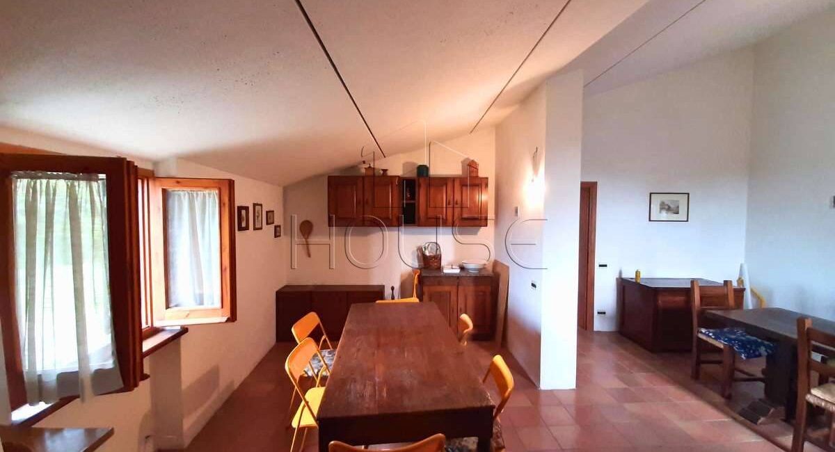 Ampio casale con terreno