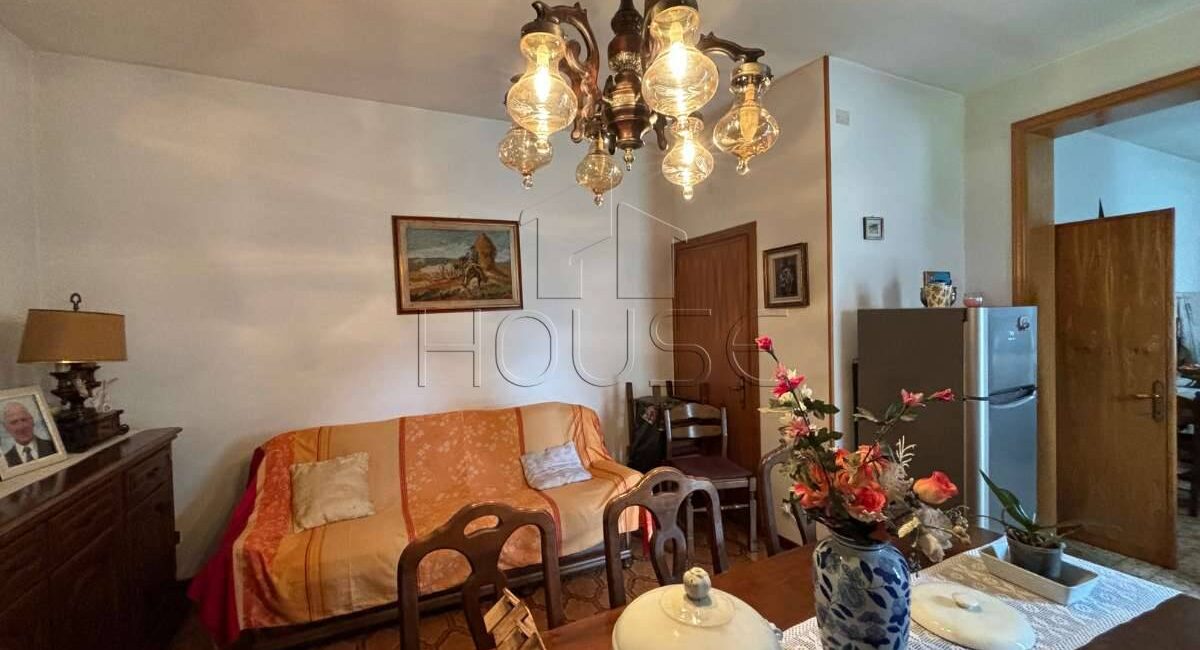 Casa singola bifamiliare con corte esclusiva