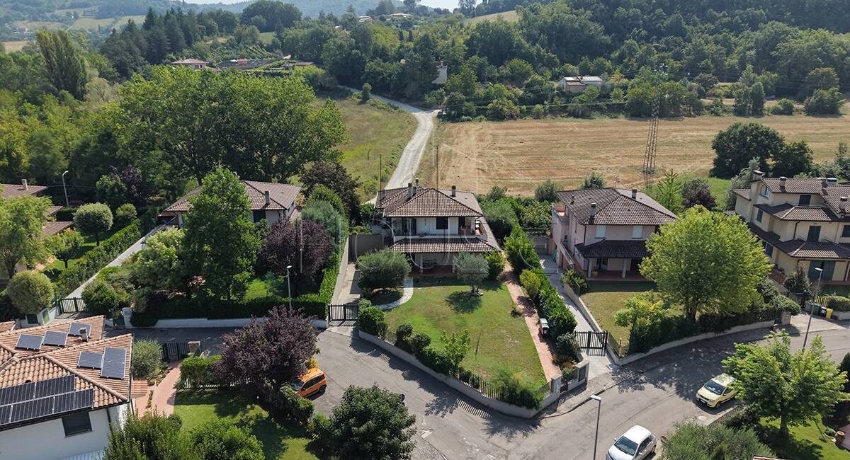 Villa singola con ampio giardino esclusivo