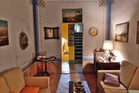 Elegante villa storica con dependance e giardino privato