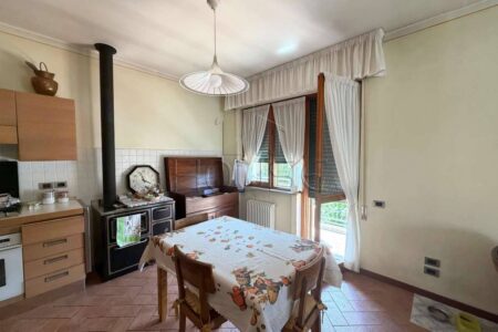 Casa singola con ampio giardino