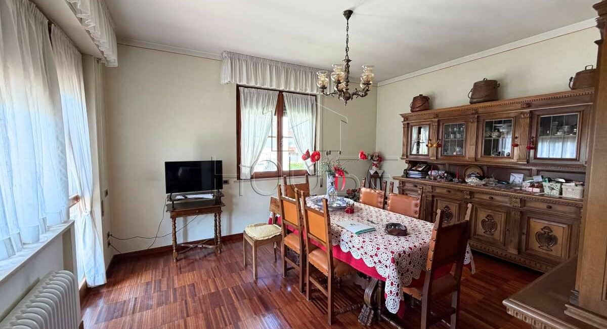 Casa singola con ampio giardino