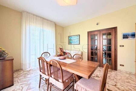 Appartamento in bifamiliare con garage e giardino