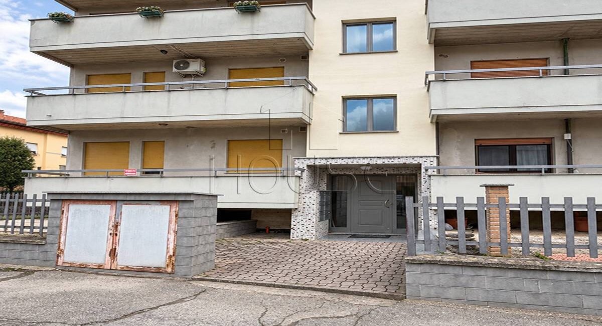 Ampio appartamento con giardino privato