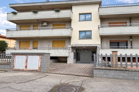 Ampio appartamento con giardino privato