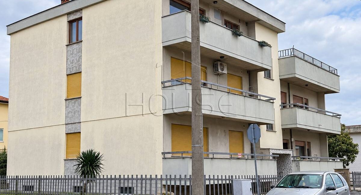 Ampio appartamento con giardino privato