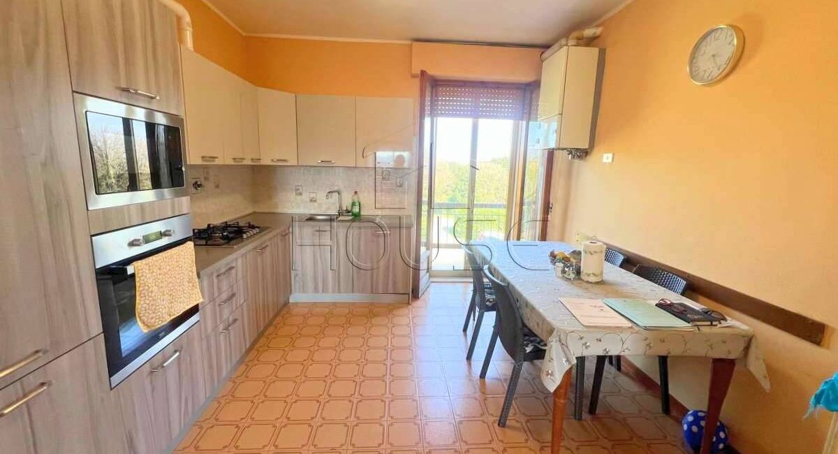 Appartamento a piano primo con garage e rata d’orto