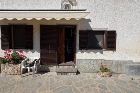 Casa singola con terreno e garage