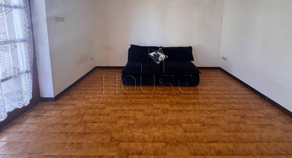 Villa con ampio terreno circostante
