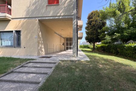 Appartamento con terrazzo e garage