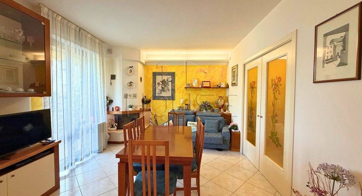 Appartamento ristrutturato con ingresso indipendente, terrazzo e garage