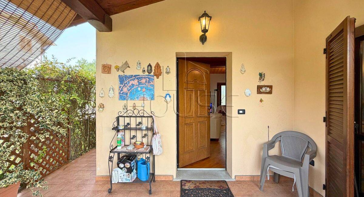 Appartamento di recente costruzione con giardino e garage