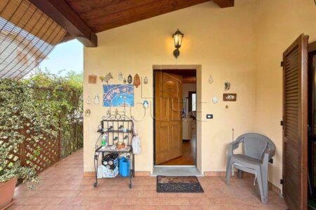 Appartamento di recente costruzione con giardino e garage