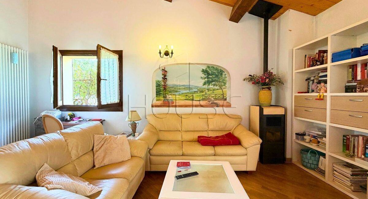 Appartamento di recente costruzione con giardino e garage