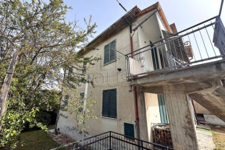 Porzione con due appartamenti indipendenti