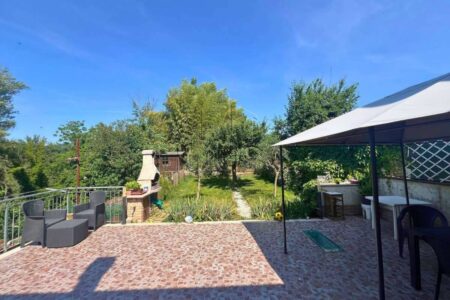 Appartamenti indipendenti a Montecastelli
