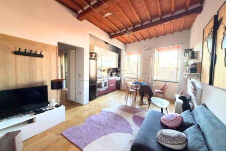 Appartamento ristrutturato con finiture di pregio vicino a Porta San Lorentino