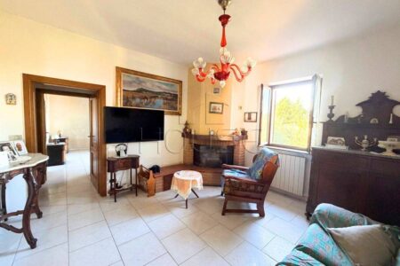 San Polo casa indipendente con garage e giardino