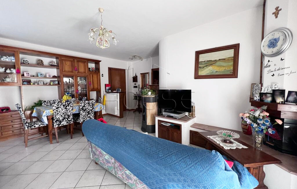 Appartamento con ingresso indipendente e terrazzo