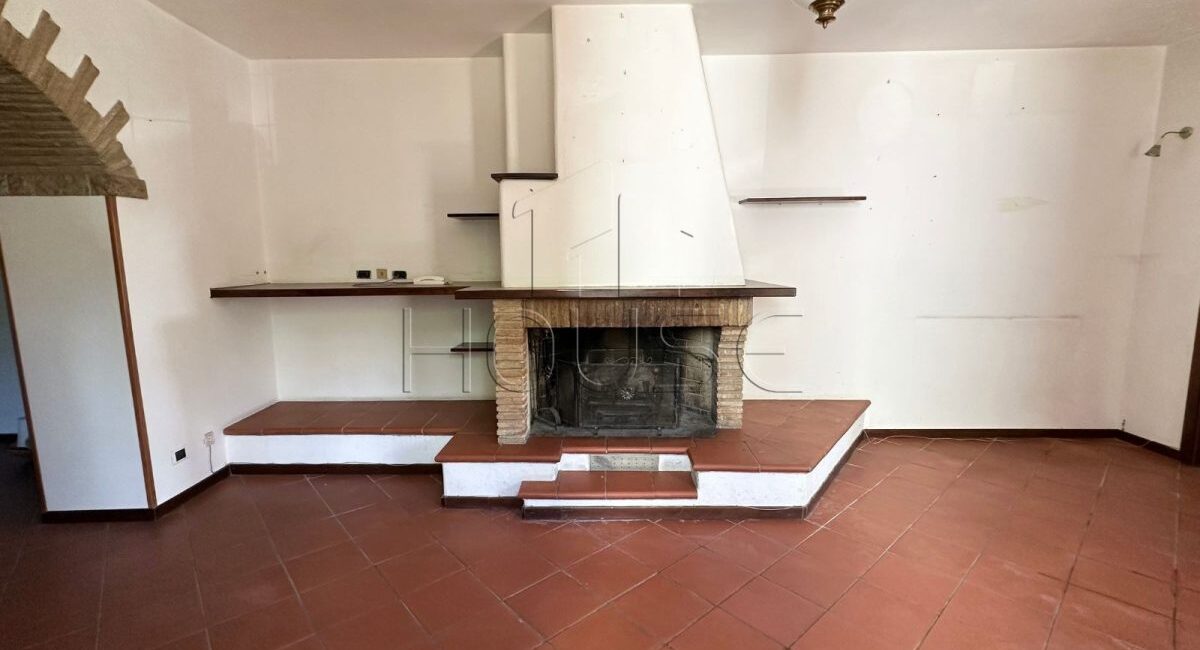 Porzione indipendente con spazi esterni