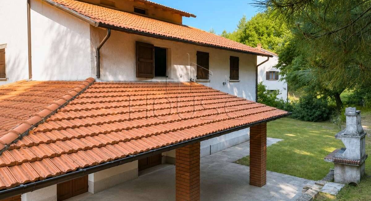 Casa singola in posizione panoramica con ampio giardino