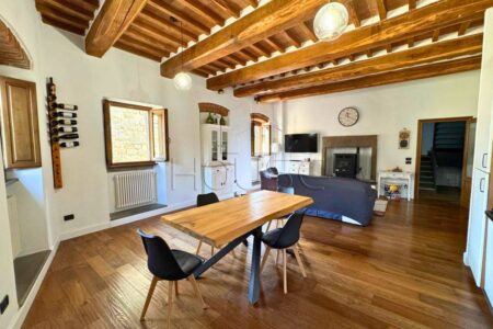 Appartamento ristrutturato in palazzo storico a Sansepolcro