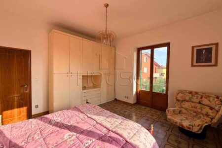 Casa singola con due appartamenti