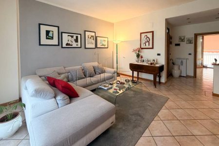 Castiglion Fibocchi appartamento con garage