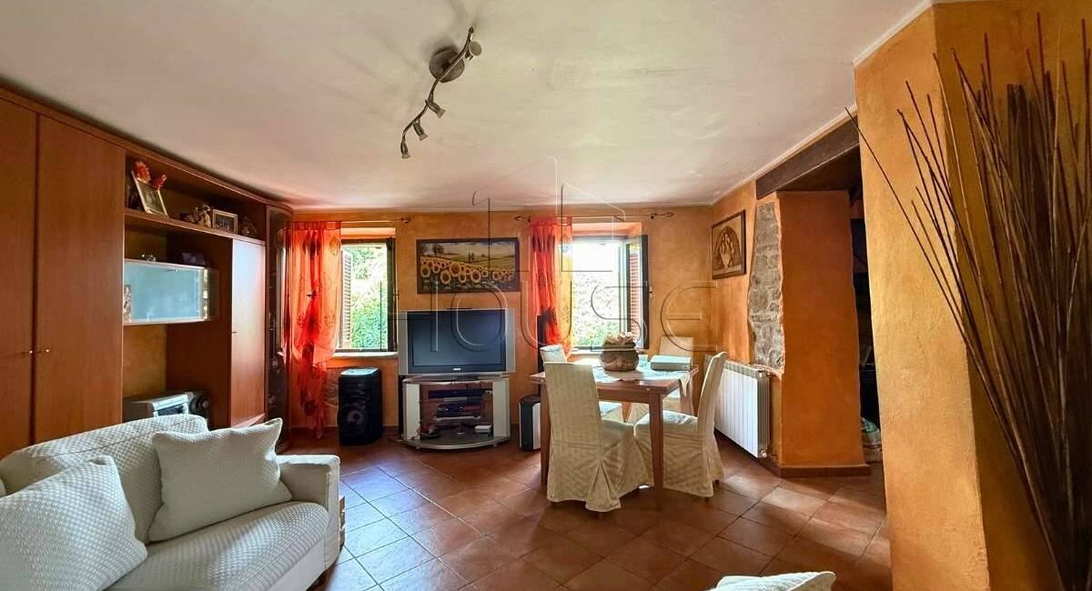 Porzione con terreno in vendita a San Leo Bastia