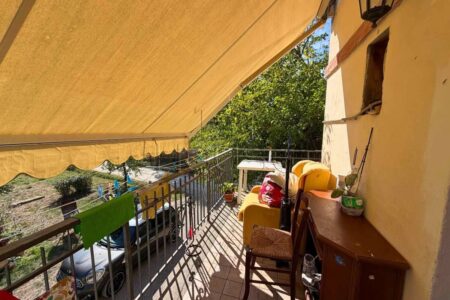 Porzione con terreno in vendita a Verna