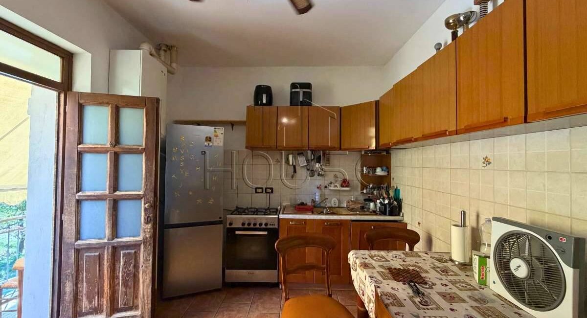 Porzione con terreno in vendita a Verna