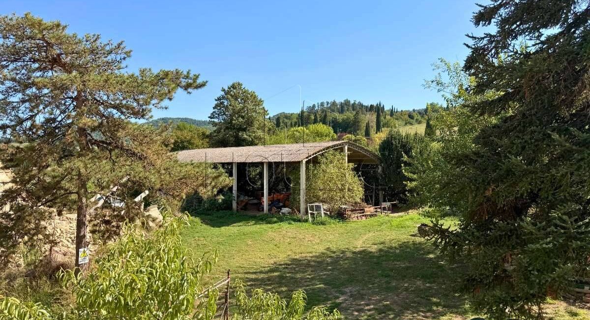 Porzione con terreno in vendita a Verna