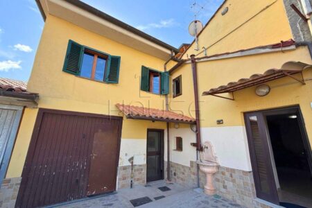 Cielo-terra ad Anghiari vicino al centro storico