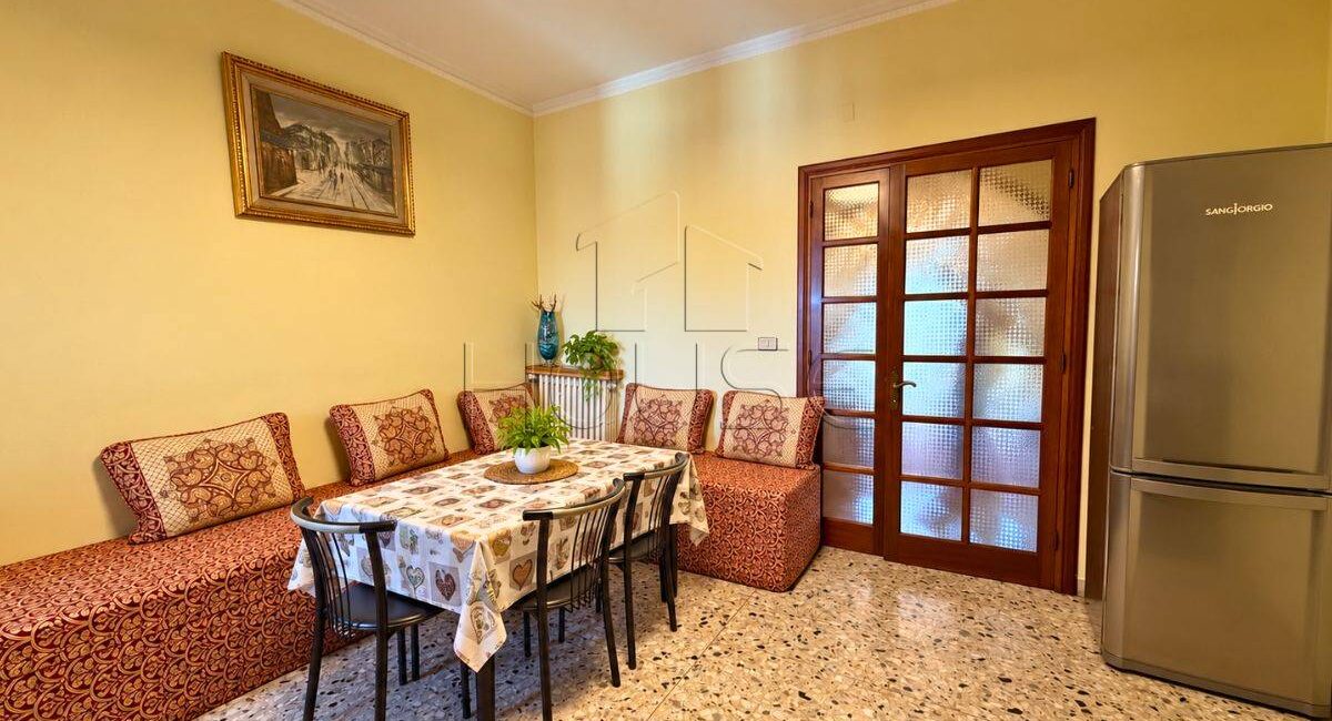Appartamento luminoso con terrazzo e fondo a Sansepolcro