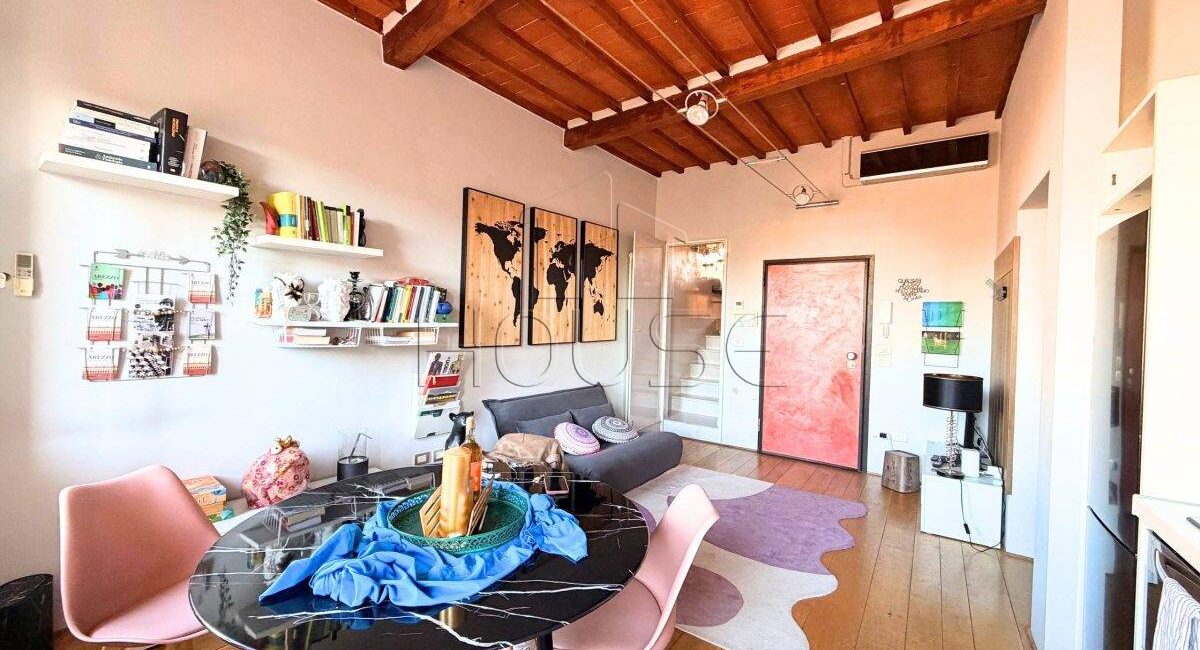 Appartamento ristrutturato con finiture di pregio vicino a Porta San Lorentino