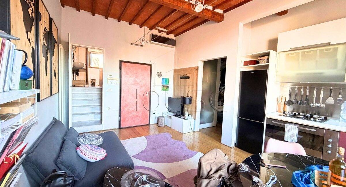 Appartamento ristrutturato con finiture di pregio vicino a Porta San Lorentino
