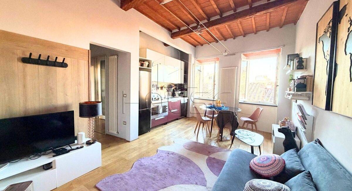Appartamento ristrutturato con finiture di pregio vicino a Porta San Lorentino