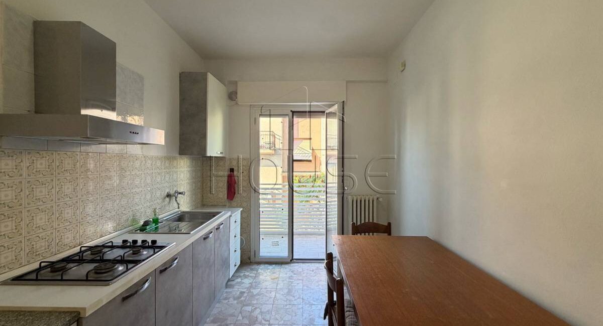 Appartamento con garage e cantina in zona Polstrada
