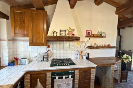 Villa bifamiliare ristrutturata in classe A1 con giardino – Sant’ Orfeto