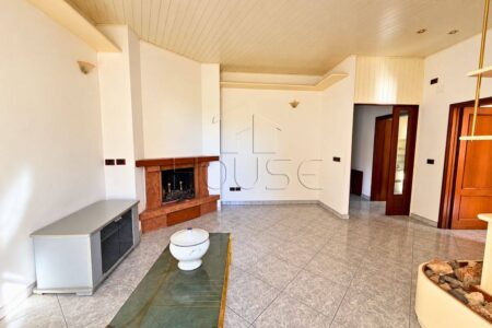 Due appartamenti a San Giustino con giardino privato e garage