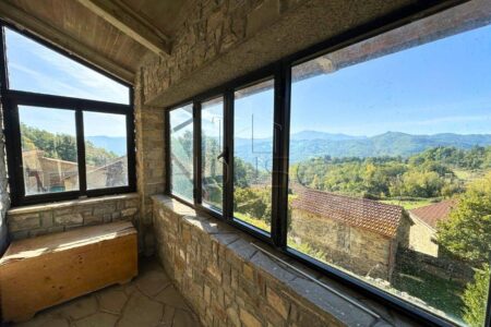 Casa indipendente in pietra con terreno a Badia Tedalda
