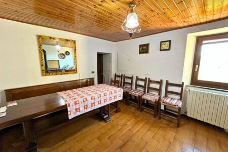 Casa indipendente in pietra con terreno a Badia Tedalda