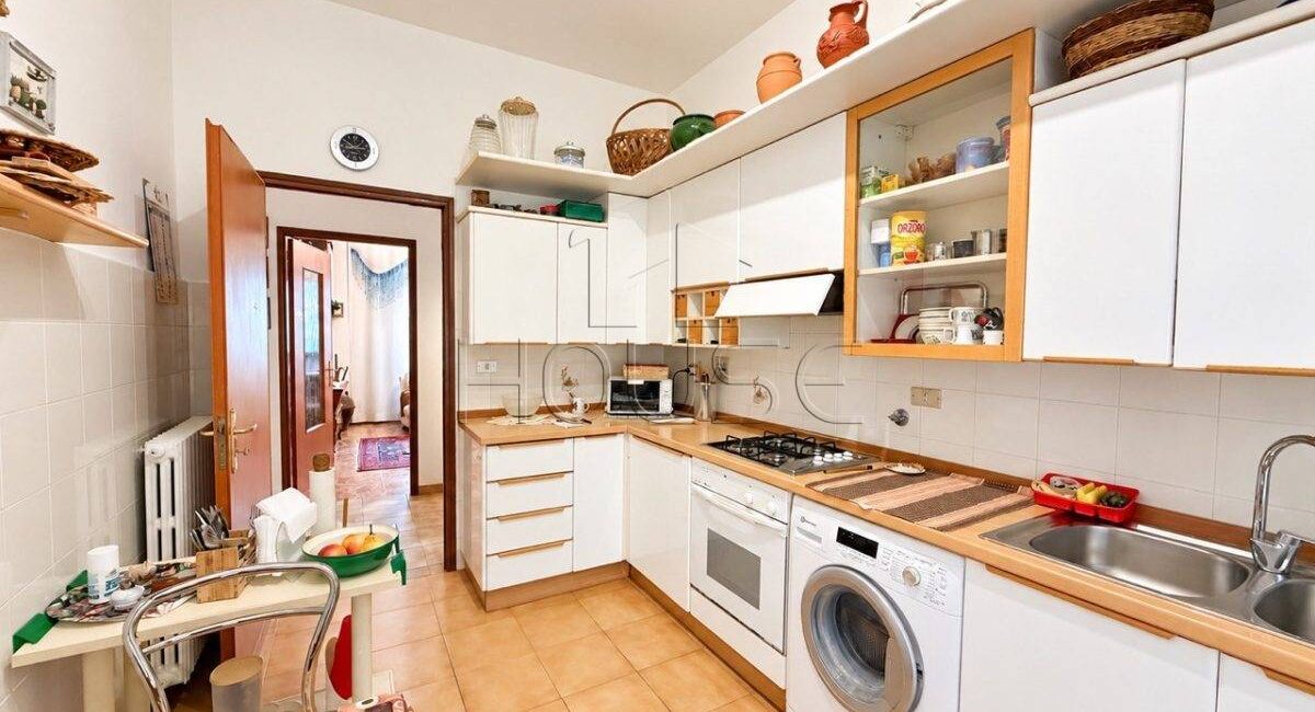 Zona Saione appartamento con garage