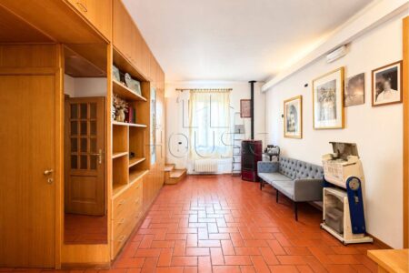 Cielo-terra con ampio giardino privato e garage a San Giustino