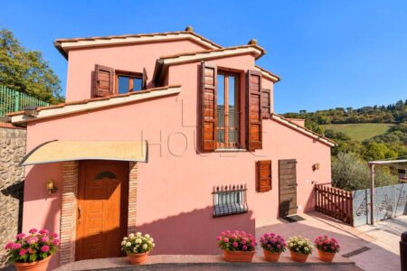 Casa singola con vista lago e terrazzo panoramico a Cospaia