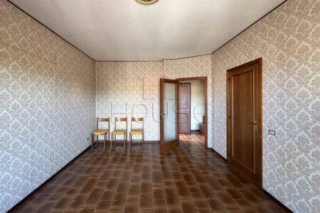 Appartamento al piano quarto con ascensore e garage