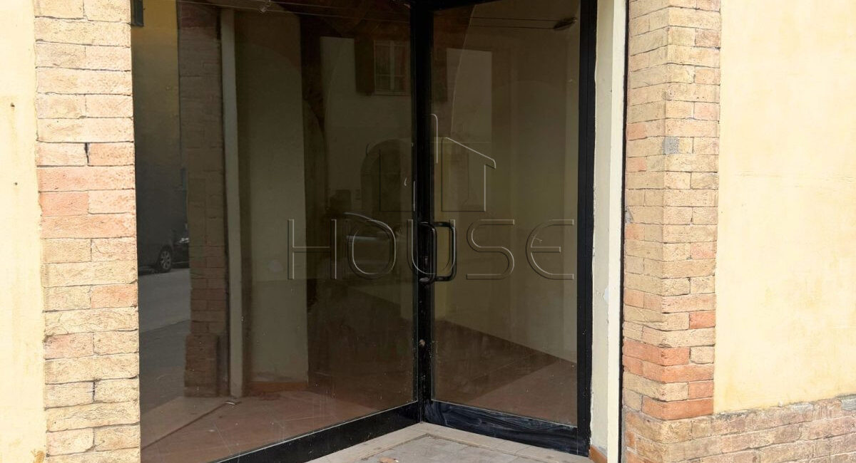 Locale commerciale di 80 mq